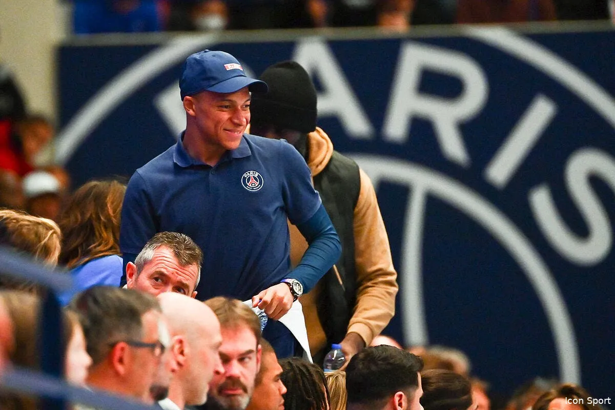 psg mbappe part a 100 pochettino dans les cordes icon dib 130322 11 12 340097