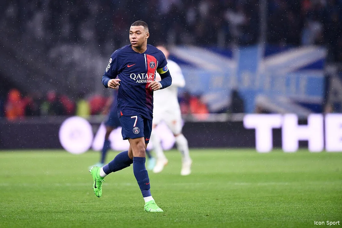 psg mbappe sacrifie riolo a deux doigts d applaudir luis enrique iconsport 204772 0043 373941