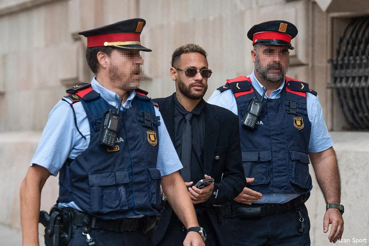 psg neymar esquive son proces merci l om icon abaca 828622 001 352476