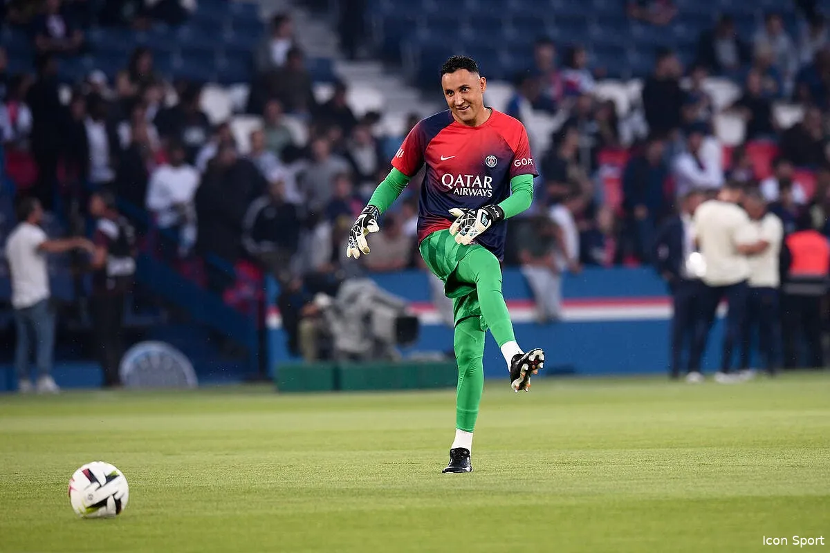 psg un lofteur reste a paris luis enrique applaudit icon pl5 8826 365211