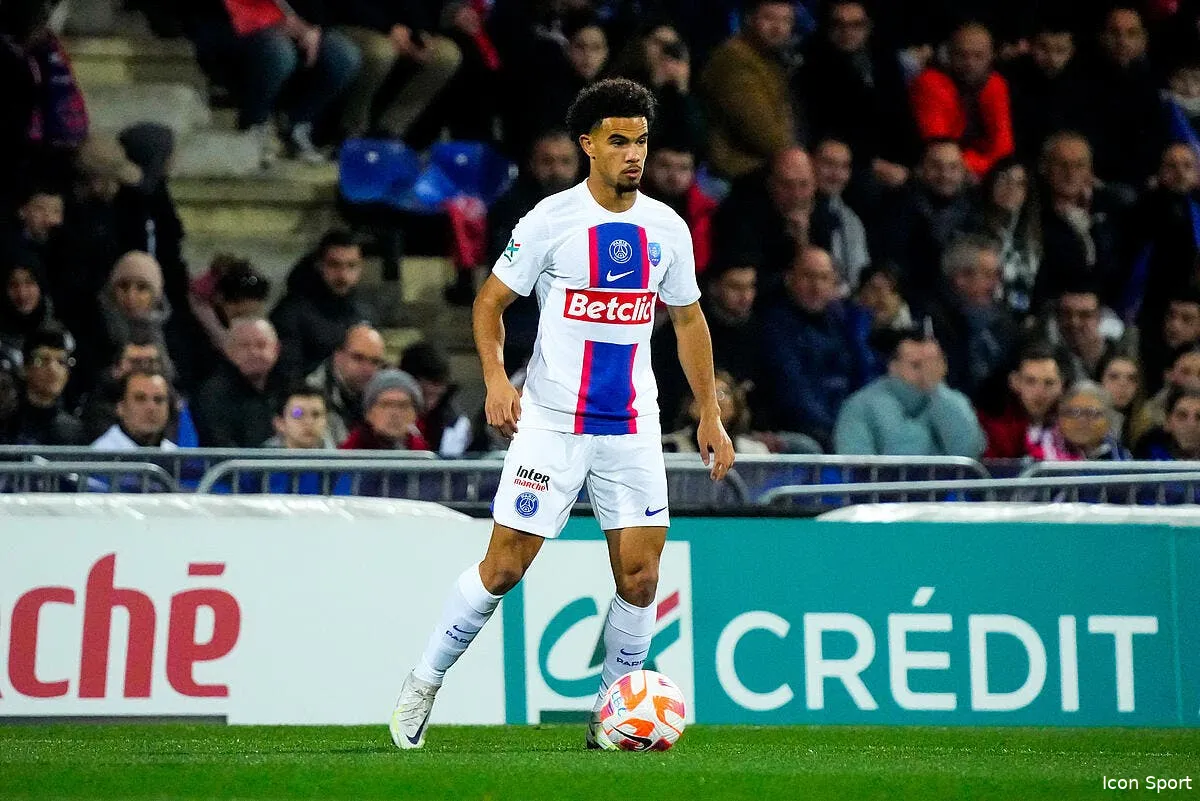 psg zaire emery paris tape du poing sur la table icon 06012023 dsc9655 355852