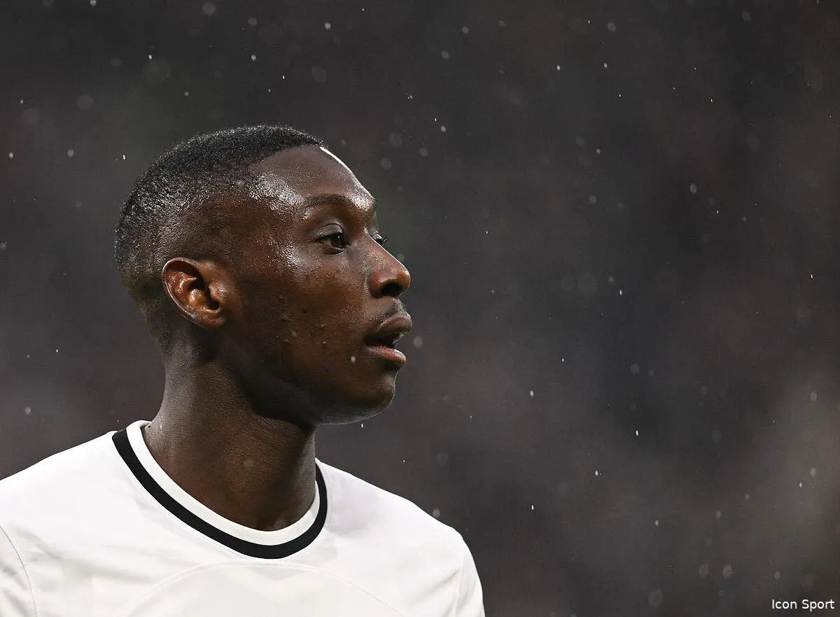 randal kolo muani au psg daniel riolo glace l ambiance icon 230415 99 327862 dpai 359607