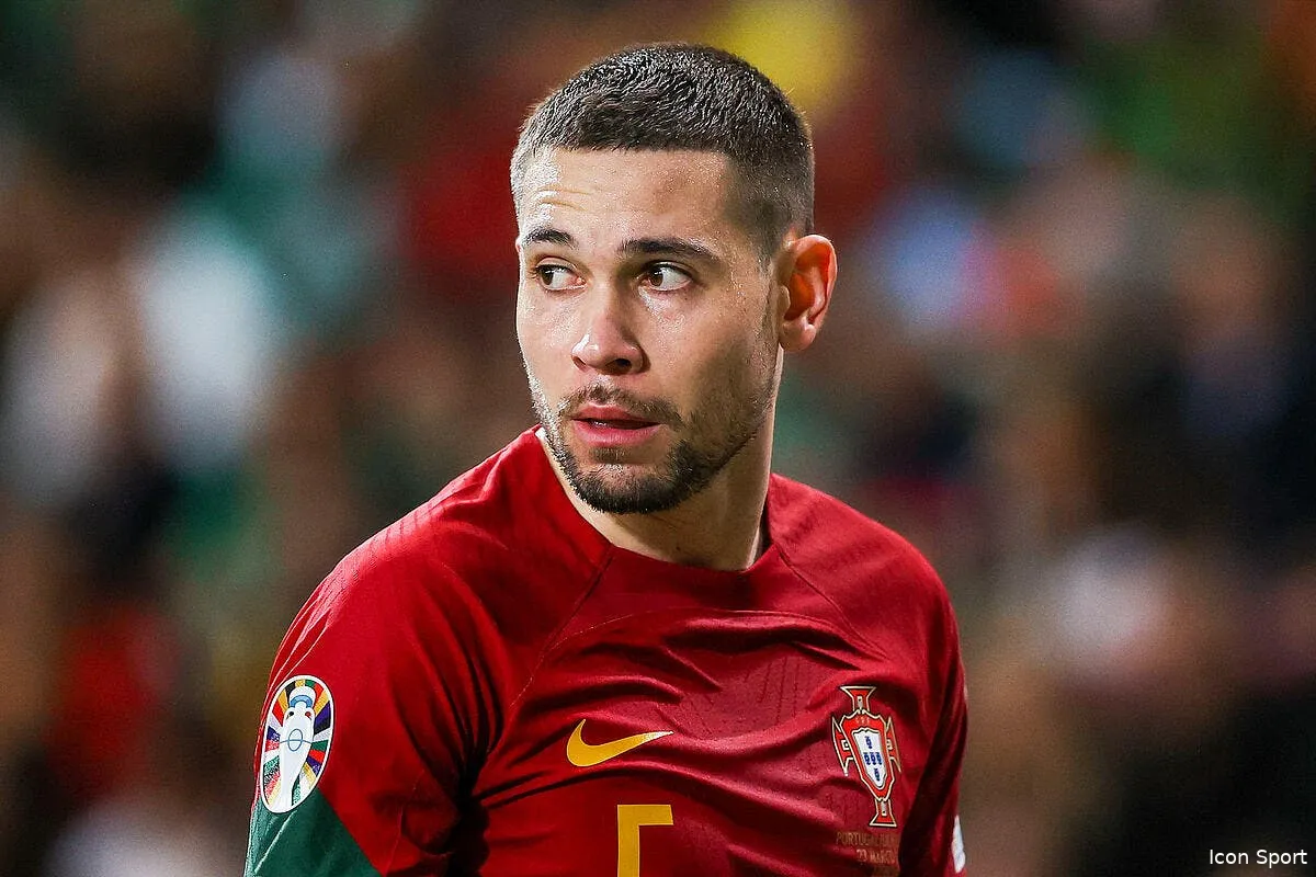 raphael guerreiro a l om pablo longoria dit stop icon 401119600 358547