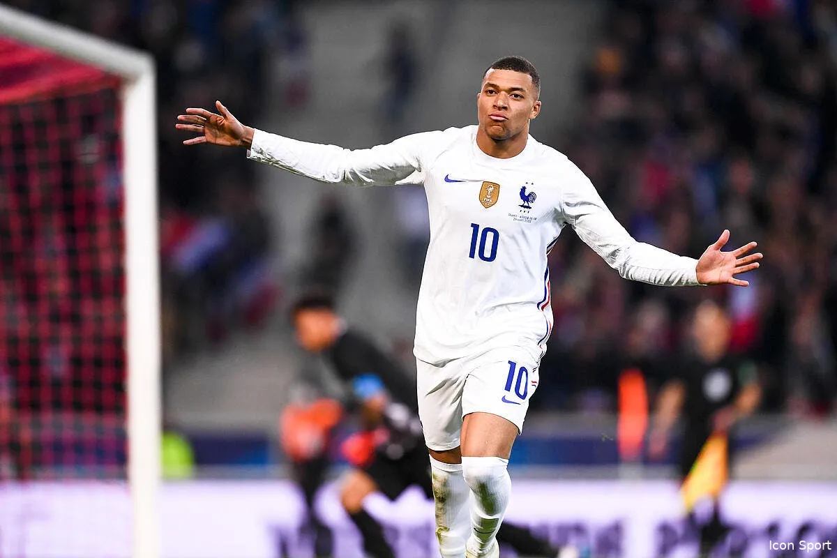 real madrid kylian mbappe presente a paris icon pl5 0610 341039