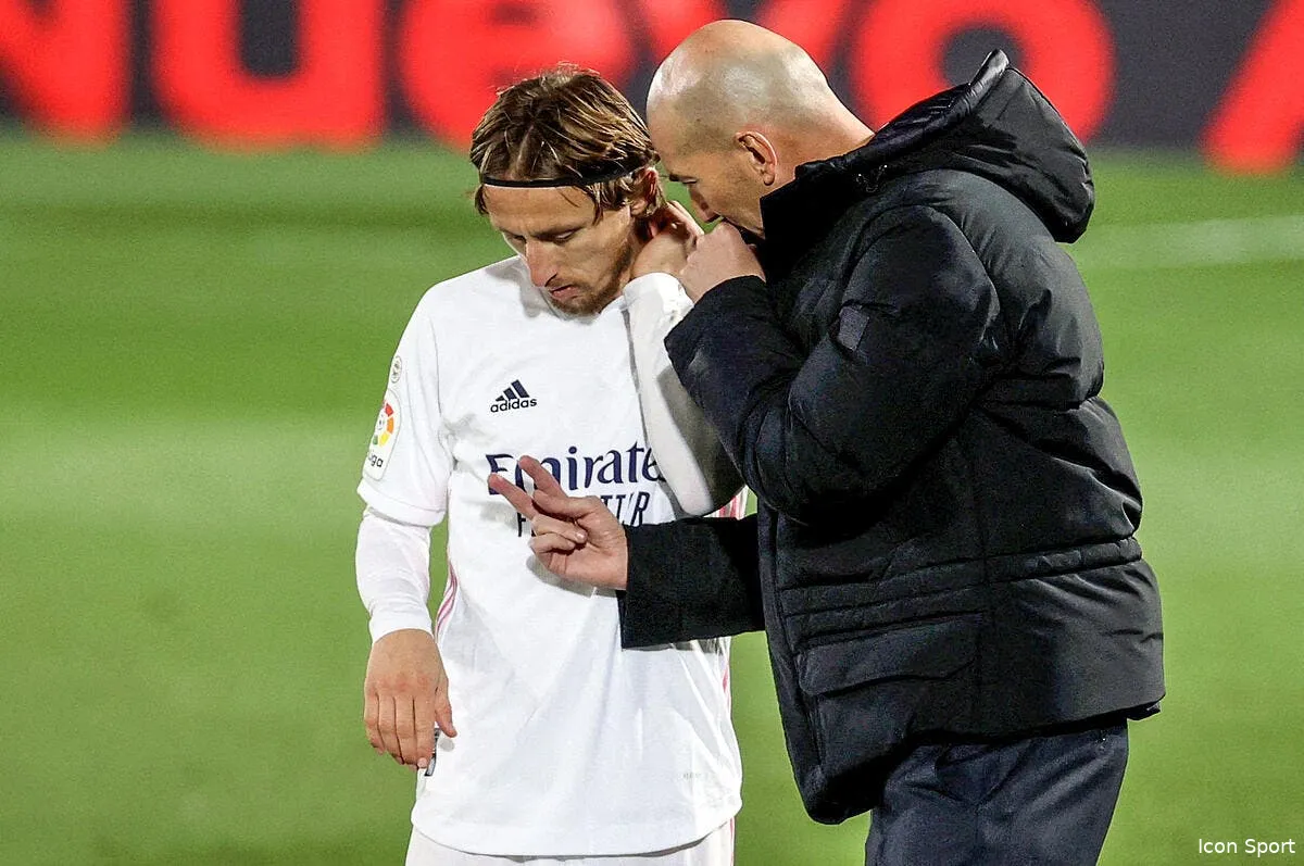 real madrid zidane vire 70 du vestiaire vote oui icon brefesport20201215 039 305043