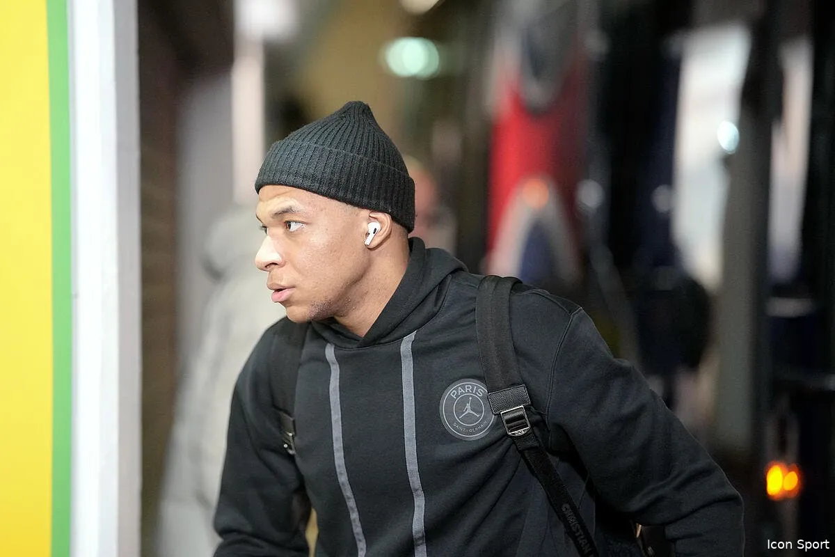 real mbappe le stylo a la main il en fait encore des cauchemars icon dsc1157 372164