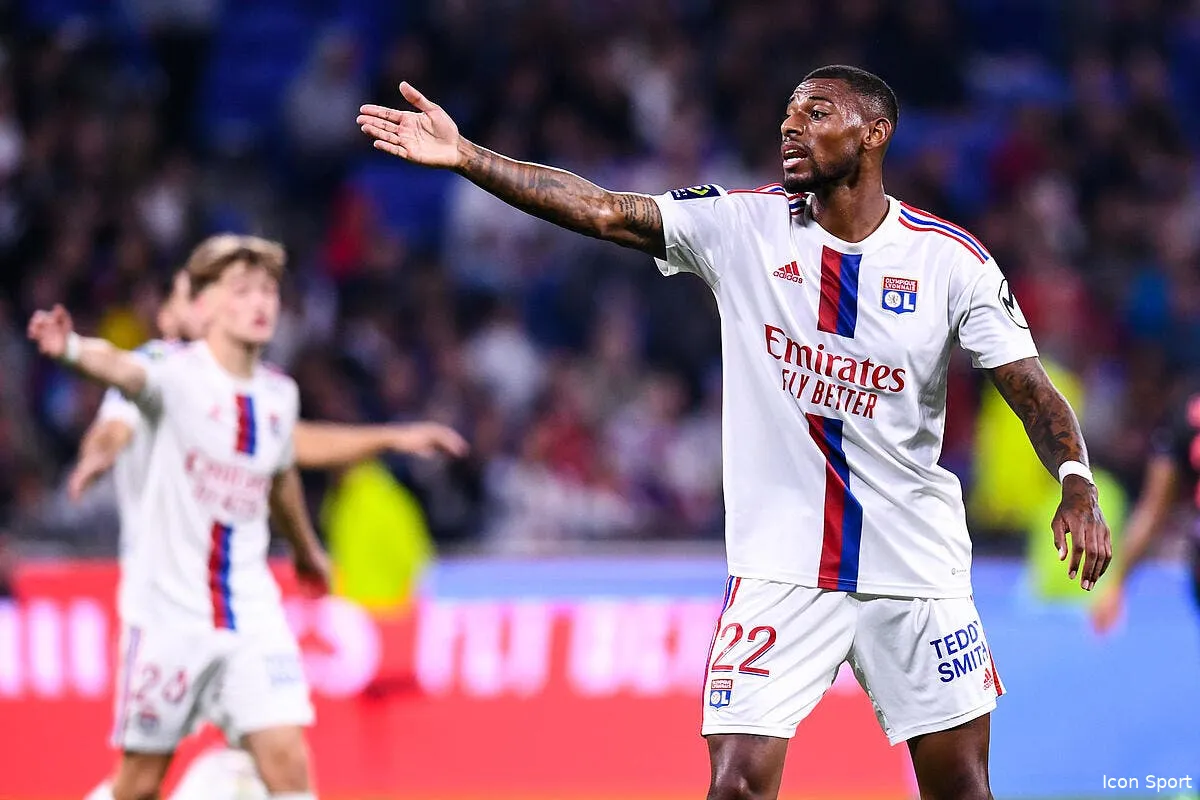 reine adelaide a seville c est signe avec l ol icon pl5 5740 356141