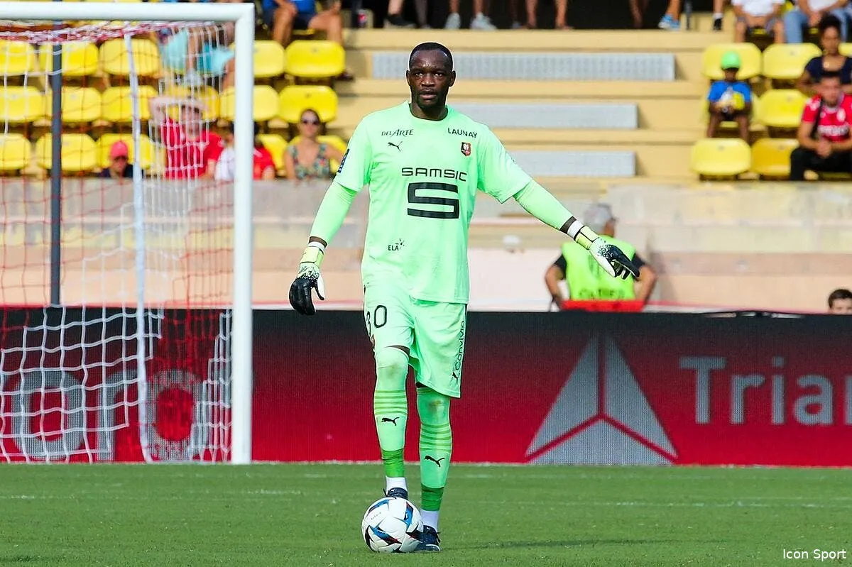 rennes mandanda victime d une entorse du genou icon b28y3887 348077