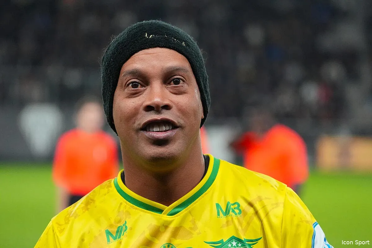 ronaldinho est libre c est 800 000 euros par match iconsport 244969 0054 386074