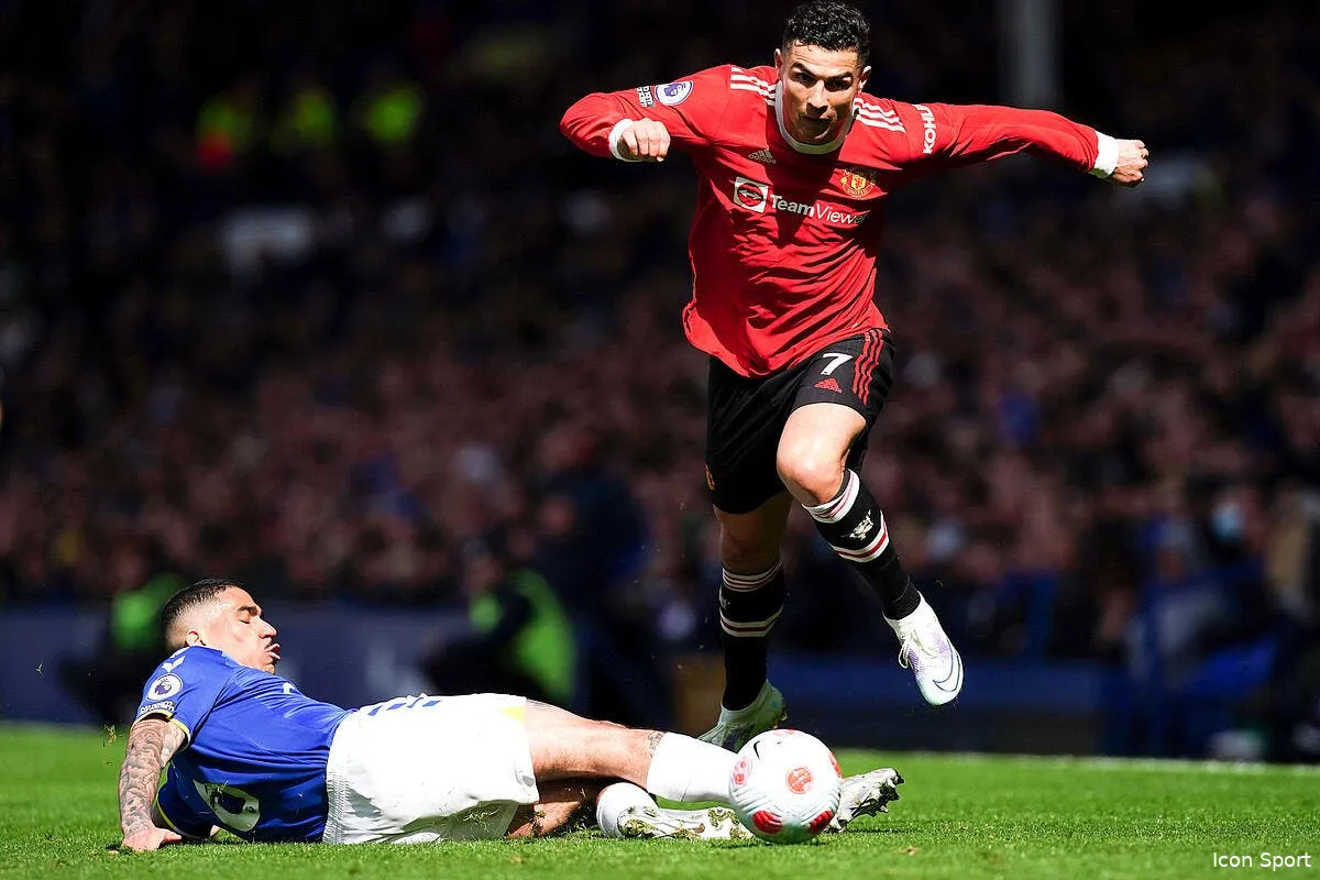 ronaldo avec zidane l intox coupable de man united icon 66299870 338951