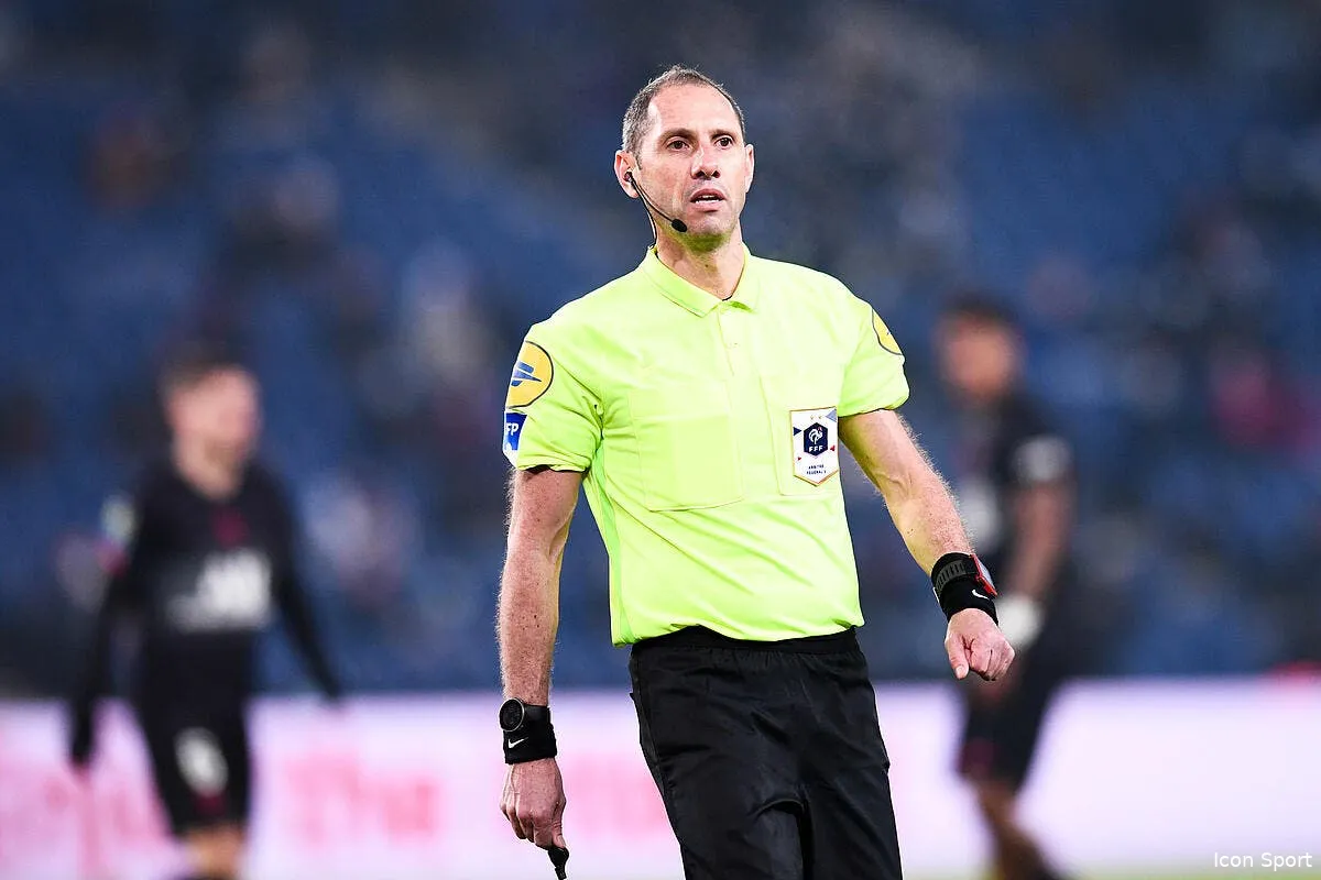 rothen un clash brutal contre l arbitre de nantes psg icon 021476 0059 335295