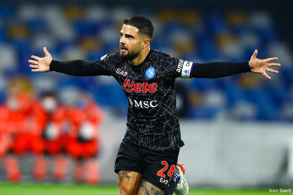 serie a double d insigne naples repasse devant le milan icon 063 napbol20211028 20 326873