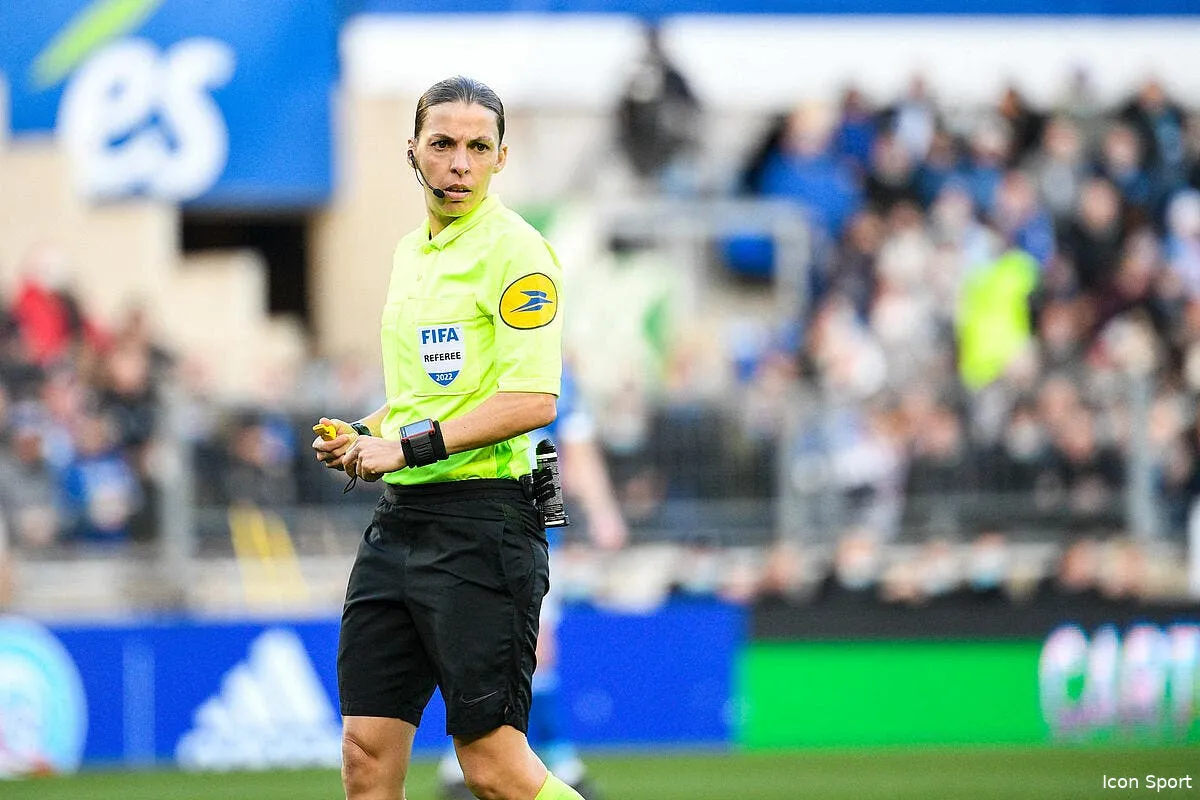 stephanie frappart mediocre et hautaine symbole des arbitres francais icon cas8245 335675