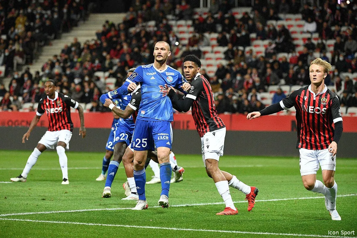 strasbourg en demonstration a nice icon cas8919 329575