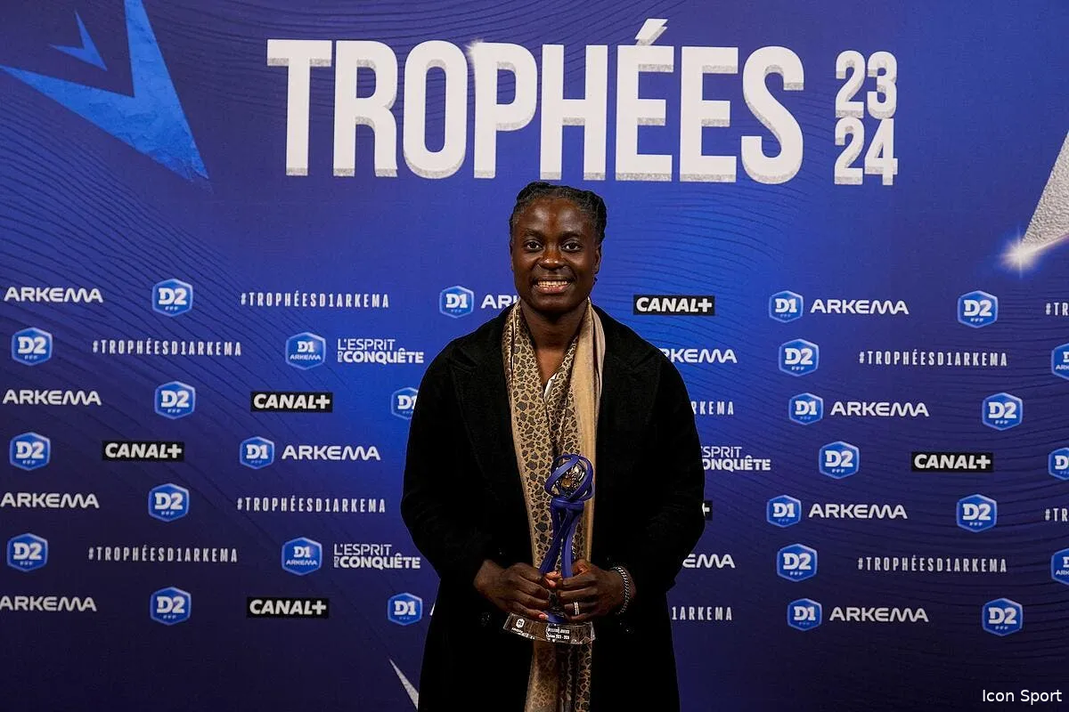 tabitha chawinga psg meilleure joueuse de d1 iconsport 216139 0259 375805