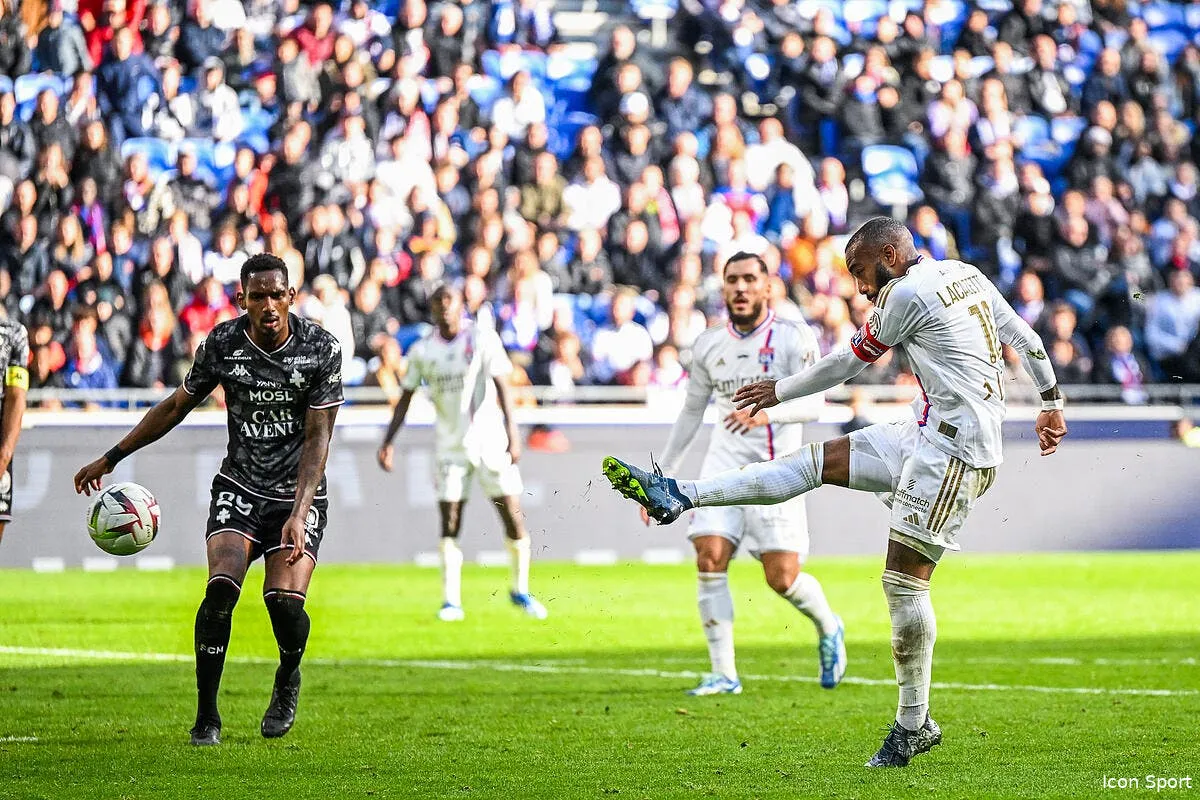 tolerance zero l ol va expulser les racistes de son stade icon ab8 9949 367738