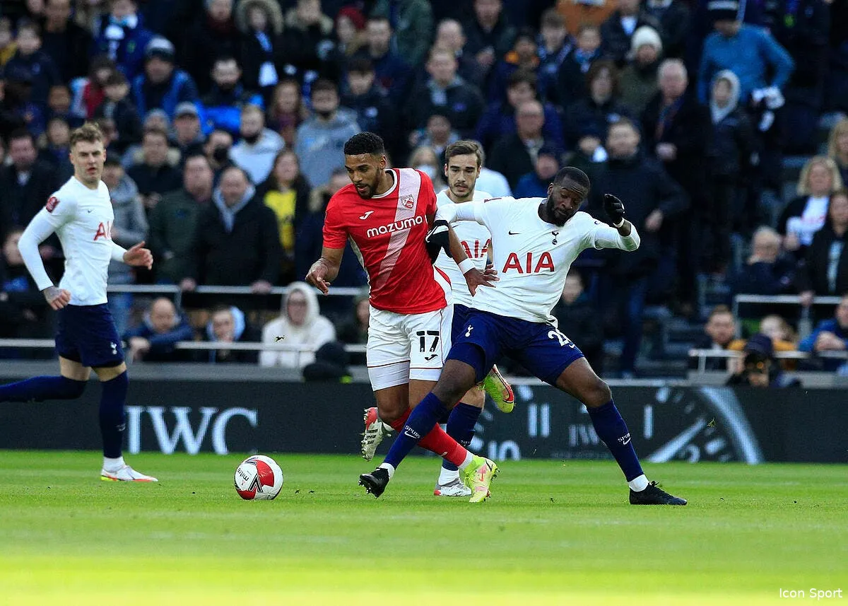 trop de joueurs au psg ndombele devra attendre icon 019623 0004 333081
