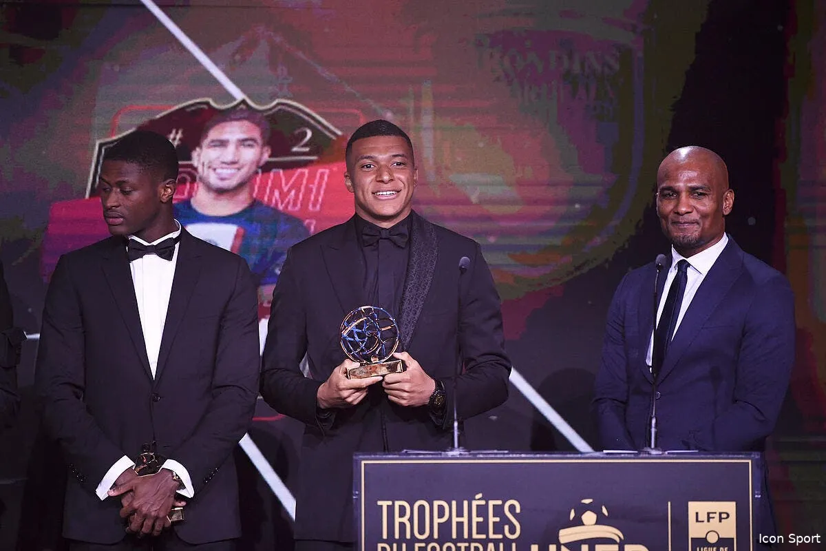 trophees unfp mbappe meilleur joueur de ligue 1 icon ab1 0777 360971