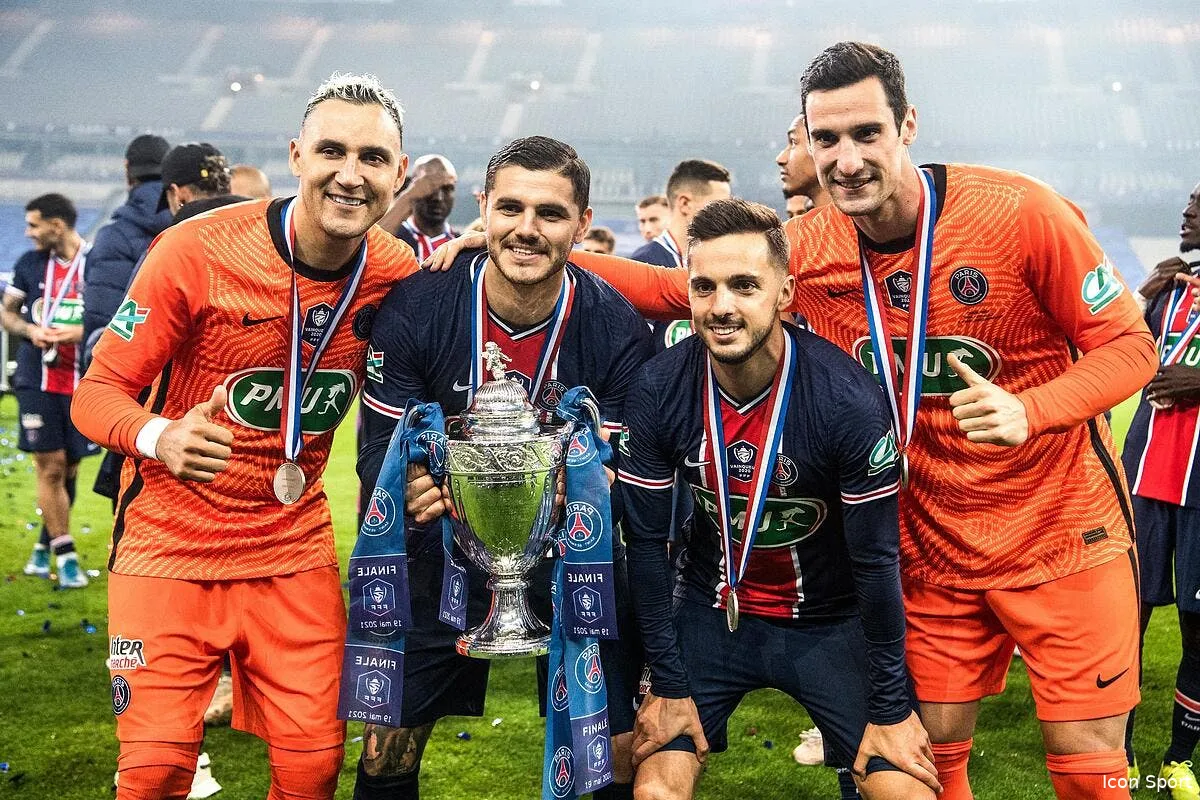 un gardien vers la sortie miracle au psg icon 766310 059 332199