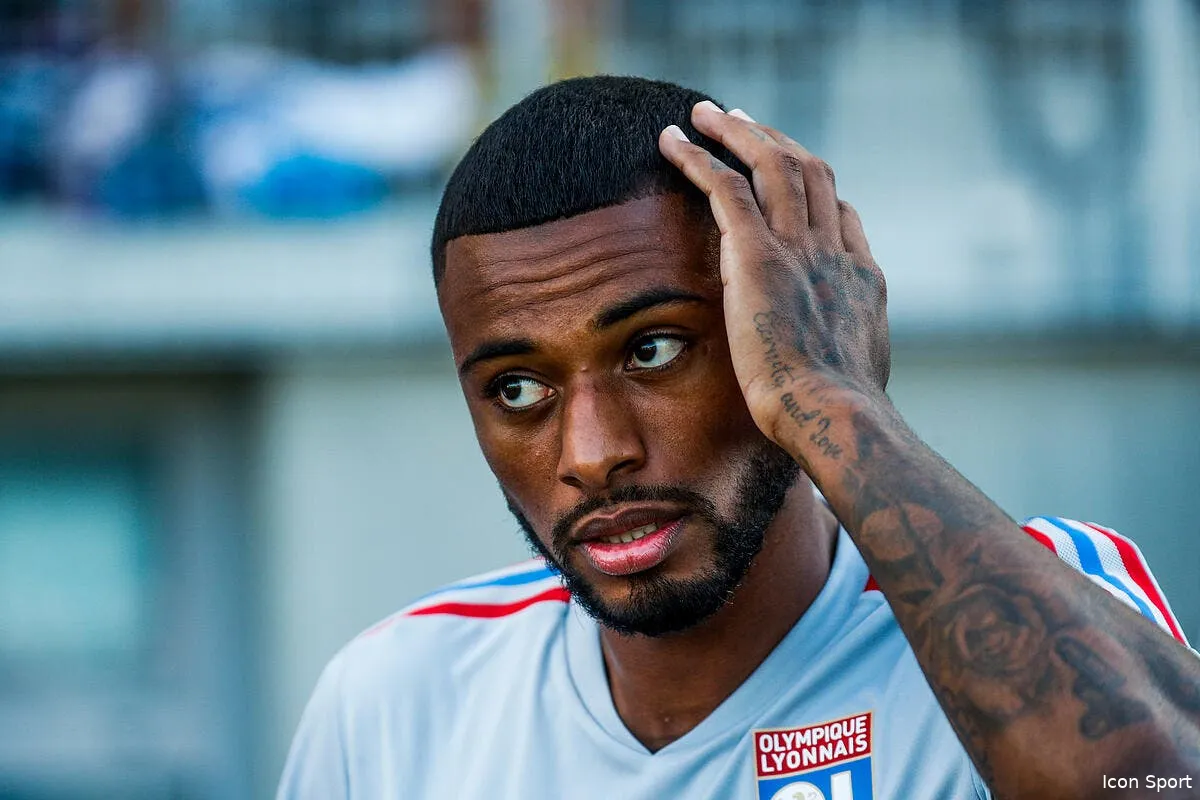 un joueur en depression a l ol c est la crise icon 25i9235 352309