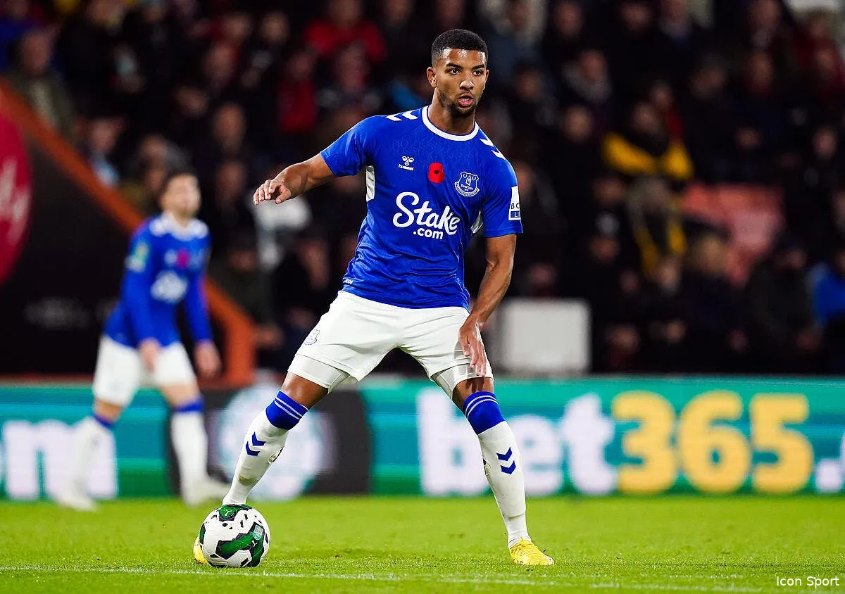 un pari anglais en defense l ol a l ecoute de blanc icon 69670600 354982