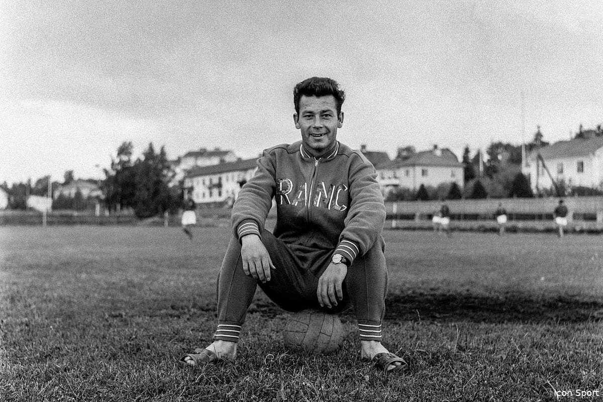une minute d hommage a just fontaine en france icon sipausa 9 02072041 357597