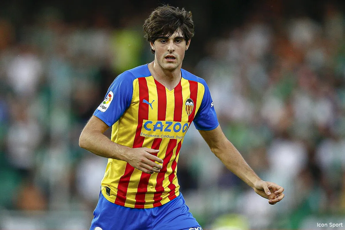 une pepite au milieu de terrain desiree par paris icon ap 230604 045 365952