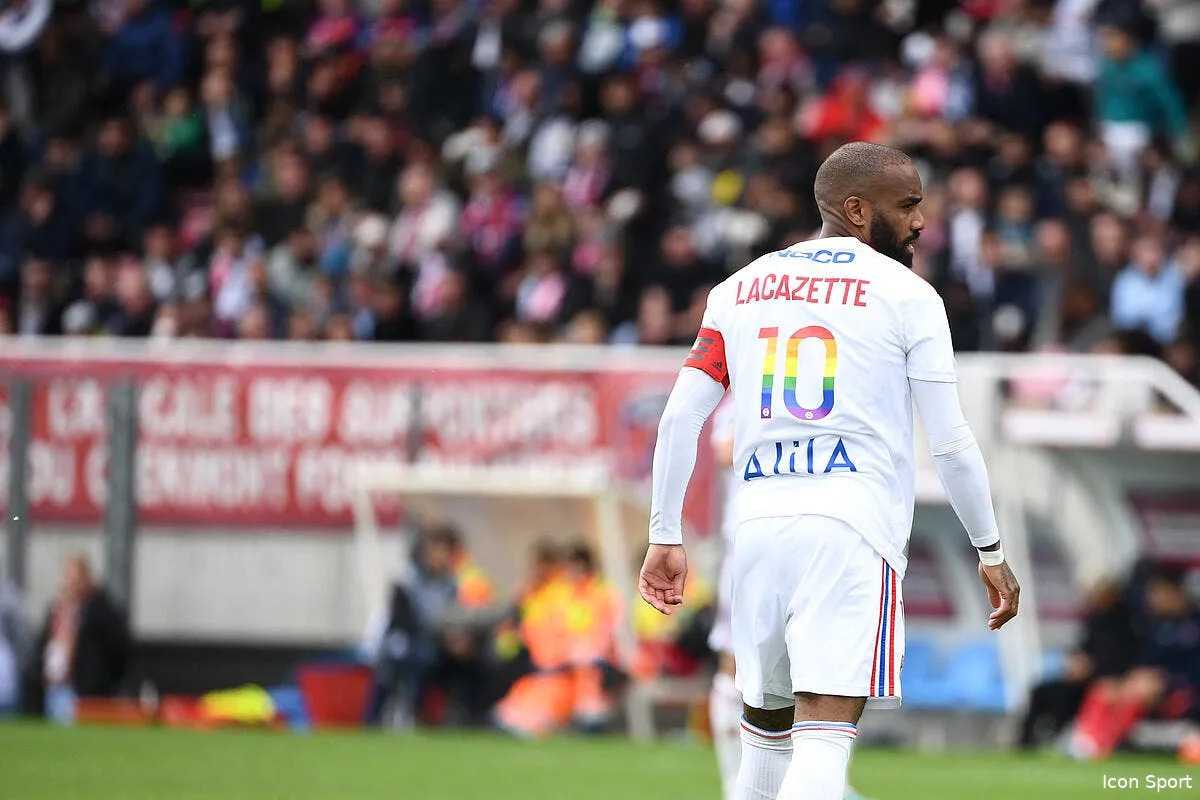 unfp lacazette snobe la polemique qui scandalise l ol icon cas 4023 360513
