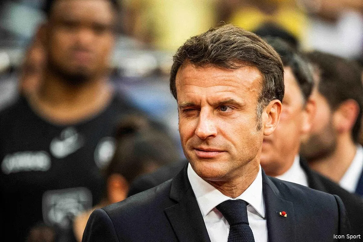 vente om la mysterieuse reponse d emmanuel macron icon abaca 857350 015 362065