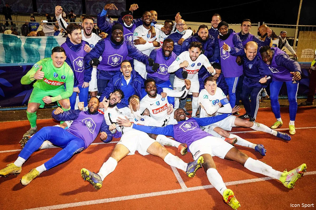 versailles le roi de la coupe se fait refuser le parc des princes icon 220209p52975 334605