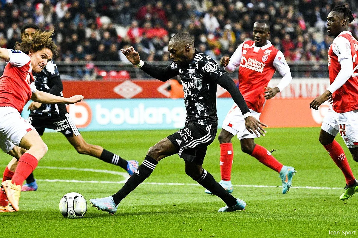 vincent duluc colle un bon tacle au lyon de bosz icon cas8742 337301