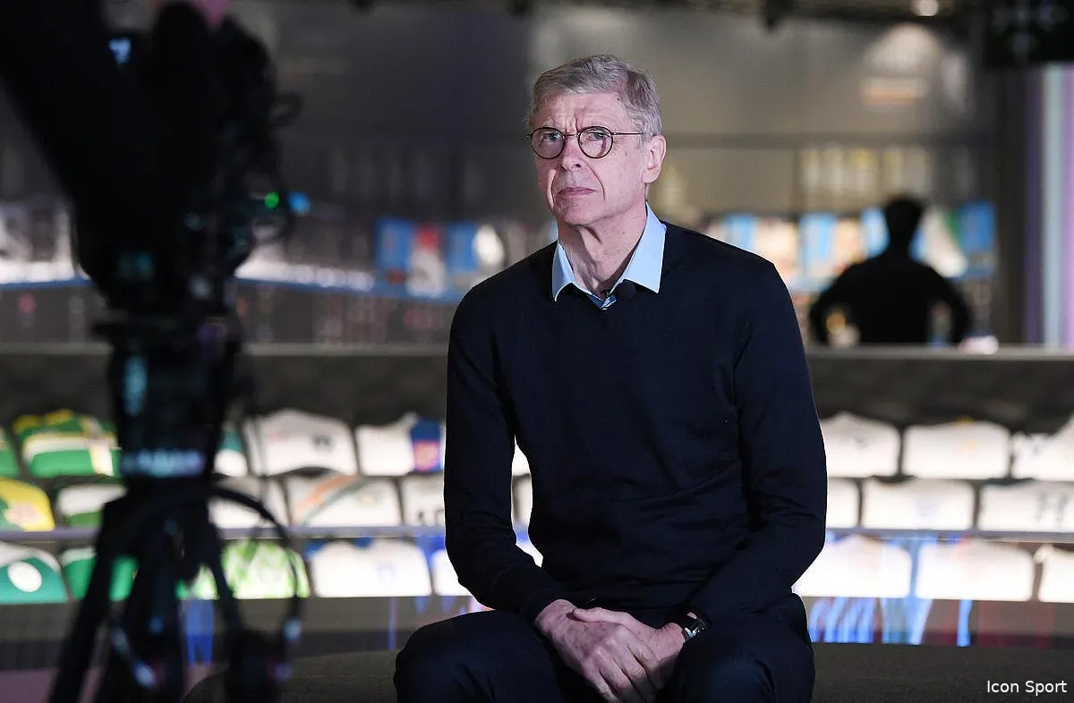 wenger sort les rames pour defendre sa coupe du monde icon 130870774 324941