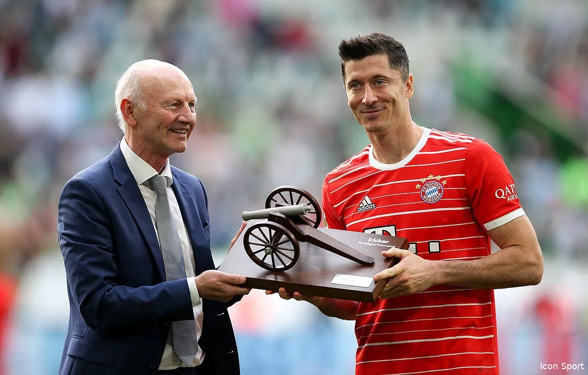 zahavi trahit le psg et deplie le tapis rouge au barca icon mis 140522cm021 341423