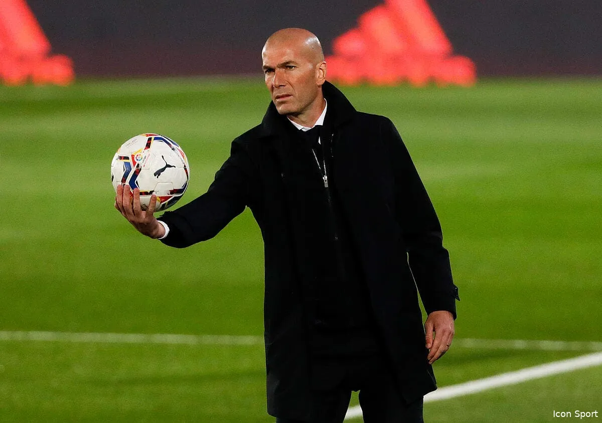 zidane entre le psg et man utd l insider qatari confirme icon ecommercefotos ecommerce2 112591191 328079