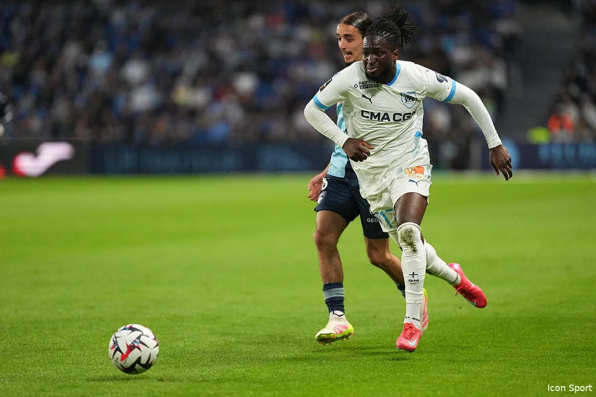 bagarre en tribunes le havre om interrompu iconsport 259814 0032 392565