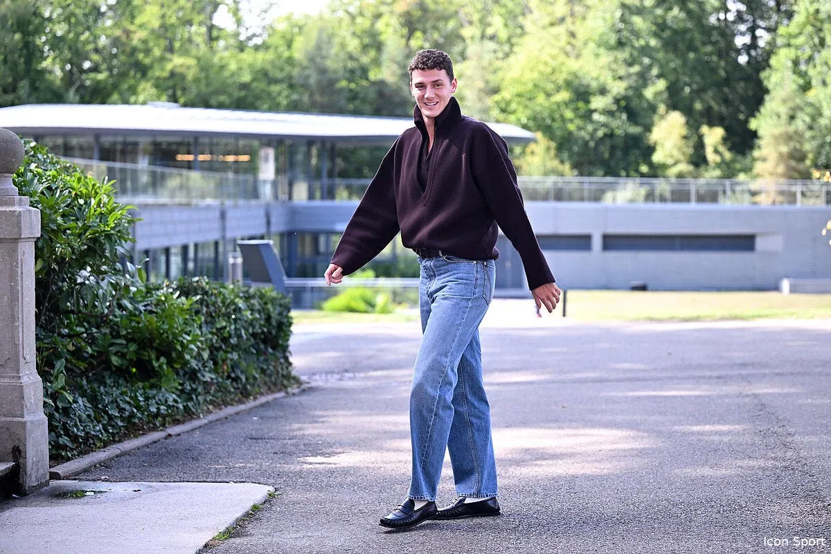 benjamin pavard et l om c est signe iconsport 268809 0157 398233