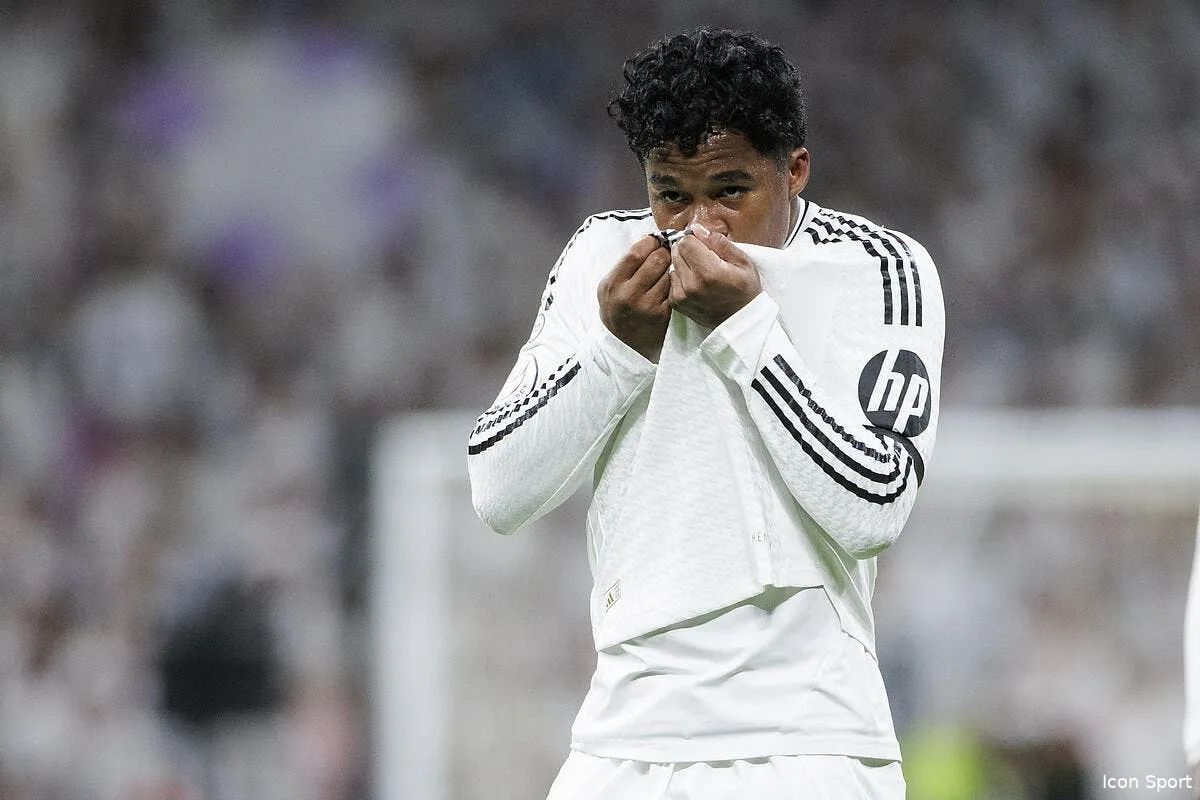 endrick a l om benatia tente le coup iconsport 256486 0003 396263