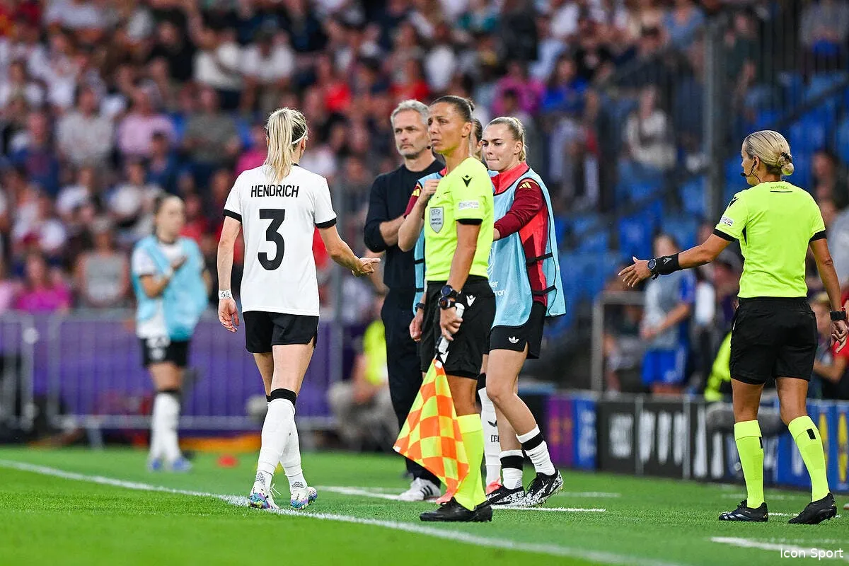 euro la france beneficie d un carton rouge tire par les cheveux iconsport 264781 0026 395959