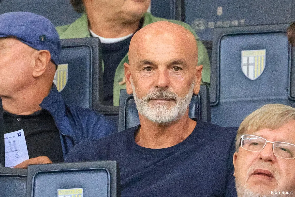 ita stefano pioli arrive sur le banc de la fiorentina iconsport 239524 0049 394226