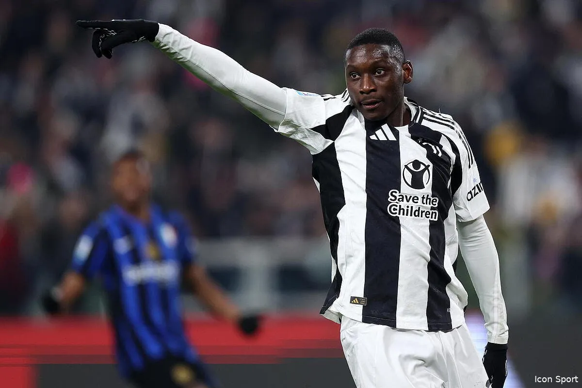 kolo muani dans l avion le psg recoit 60me iconsport 252483 0145 397840