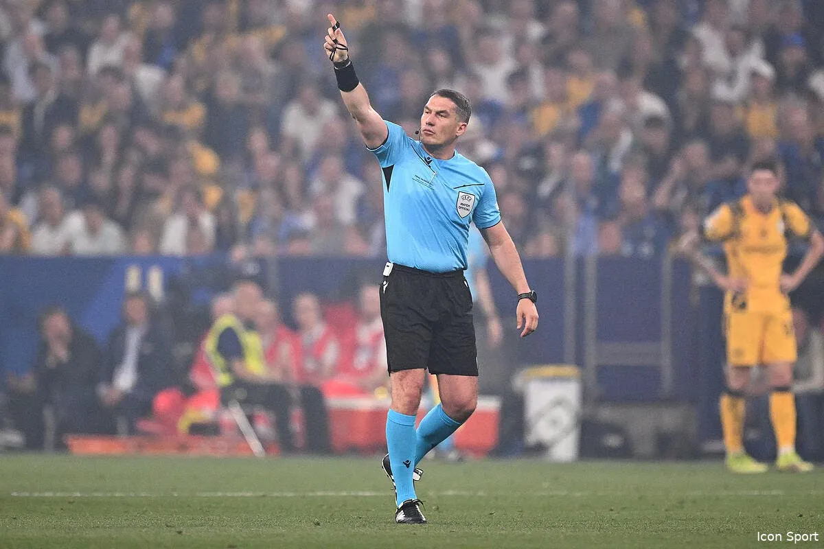 l arbitre de psg atletico designe paris saute de joie iconsport 261406 0292 394196