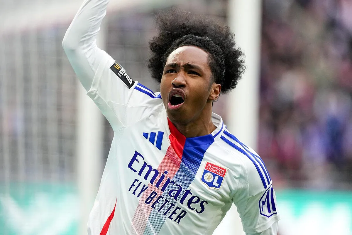 l ol avec malick fofana contre man united iconsport 255025 0201 1 391384