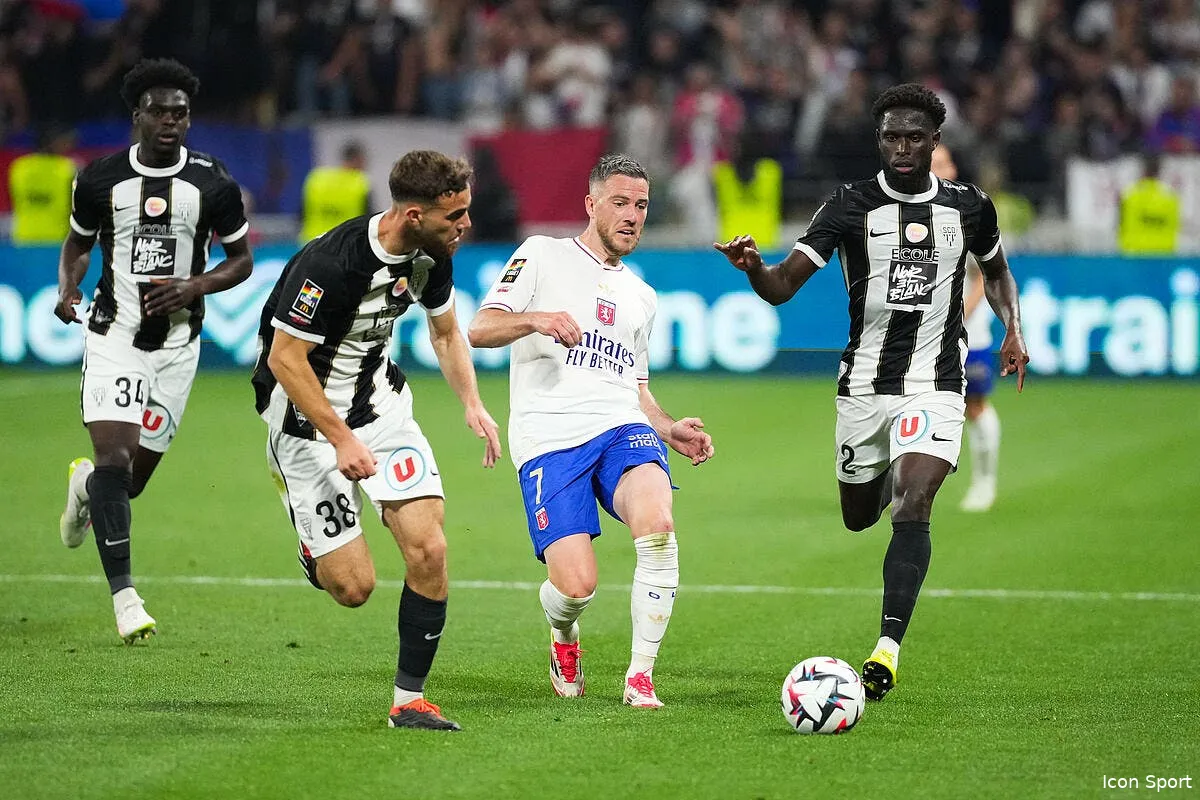 l ol dit adieu a l un de ses plus gros salaires iconsport 260409 0245 395957