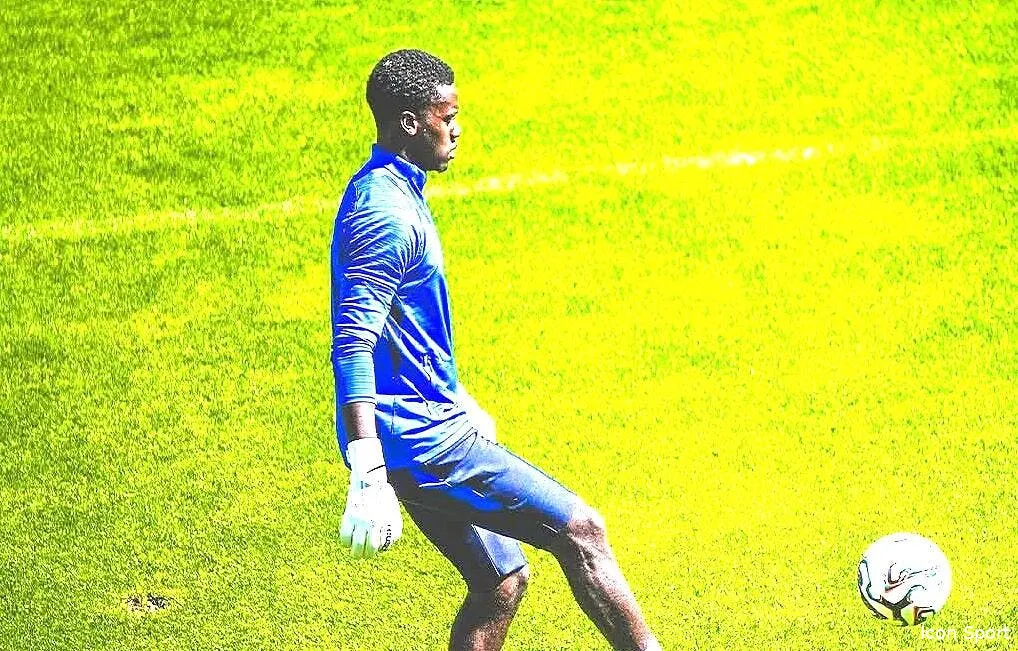 l ol prete un de ses grands espoirs a molenbeek ol 396114