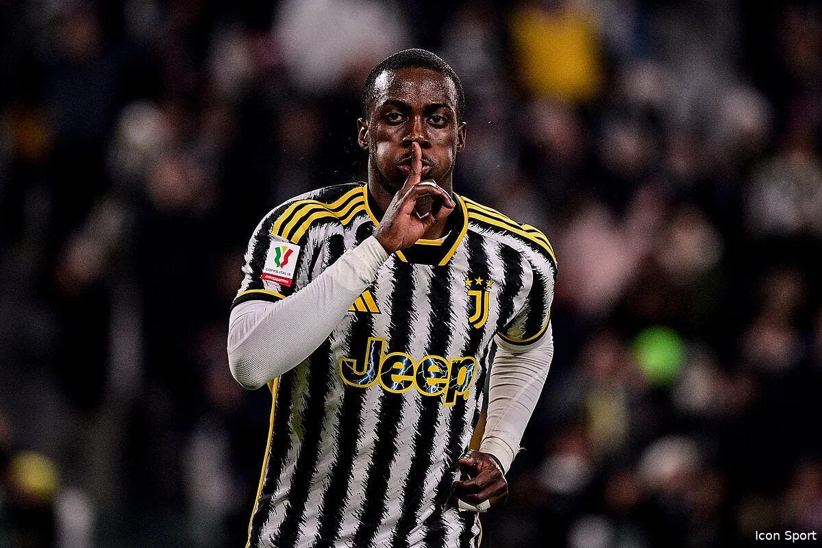 l om plie et surencherit pour weah iconsport 185381 0078 396502