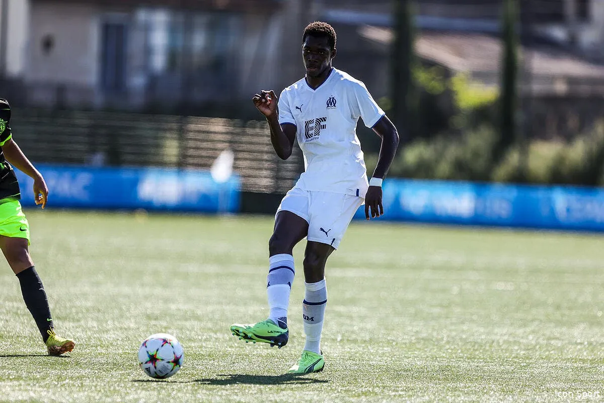 l om prete un milieu de terrain a montpellier iconsport 164788 0144 395003