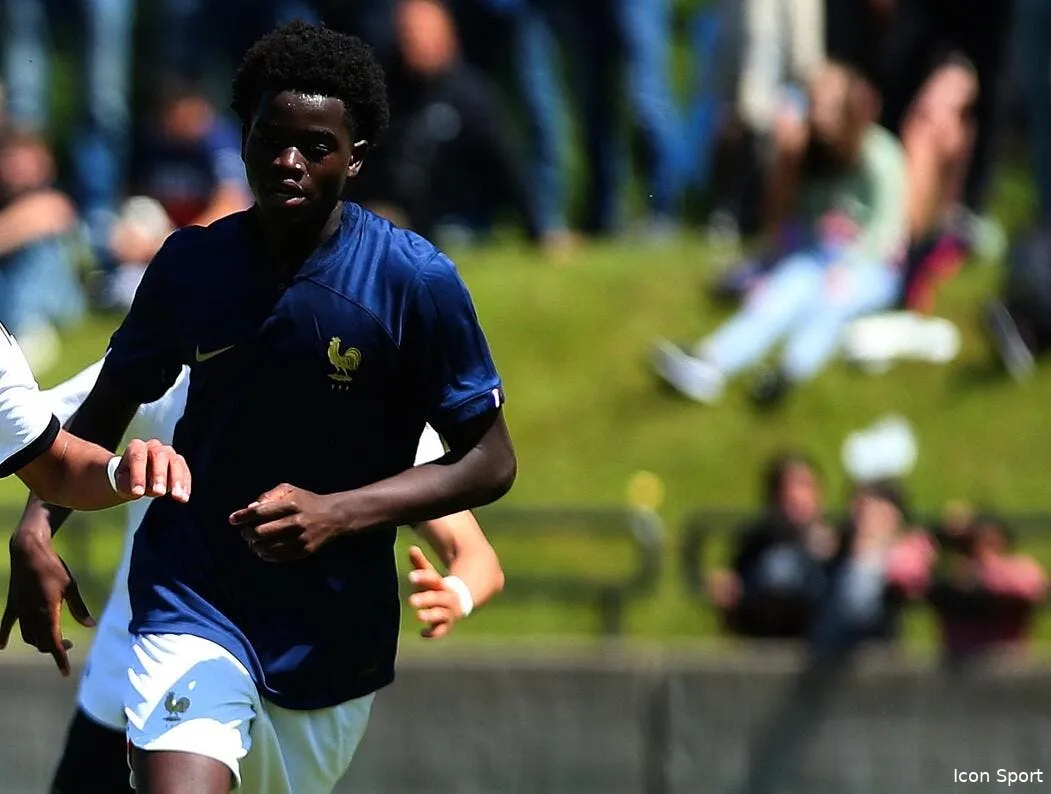 l om s offre un prodige defensif de 18 ans om 395642