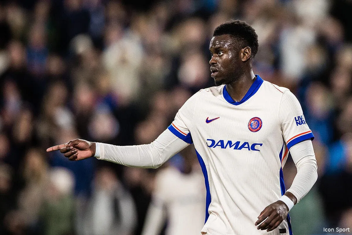 l om vise un defenseur vedette de premier league iconsport 259086 0064 393375