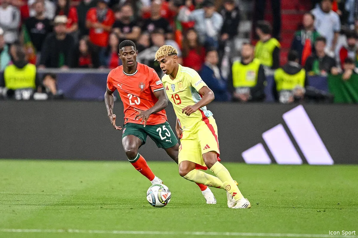 lamine yamal transparent nuno mendes donne le ballon d or a dembele iconsport 261994 0014 393924