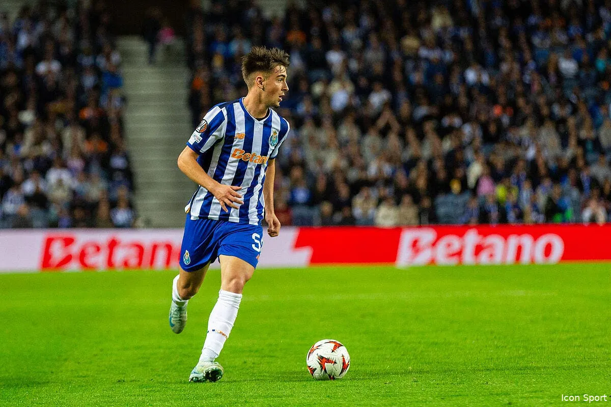 le psg a trouve la doublure d achraf hakimi iconsport 242684 0027 394970